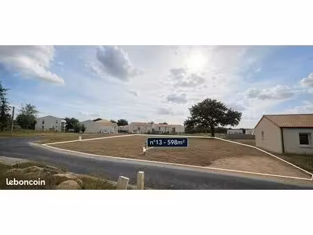 terrain viabilisé 598 m2