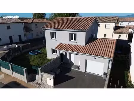 villa 4 pièces 94 m²