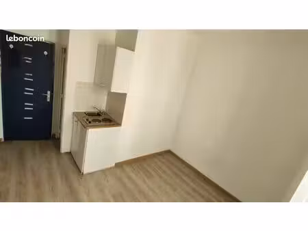 studio disponible centre ville rue haute vienne 15 m²