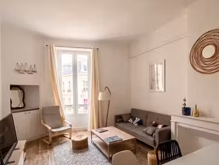 hyères centre – appartement 65m2 - t2/3 de charme rénové - lumineux