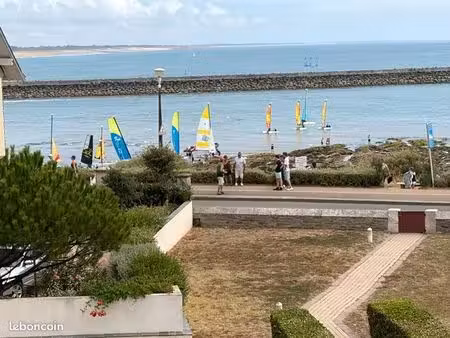 st gilles x de vie  boisvinet  vends appartement 45 m2  face mer et plage