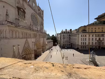 studio vieux lyon - cathedrale saint jean