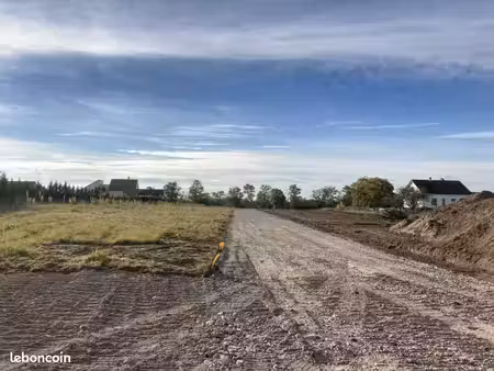 terrain 700 m² avermes