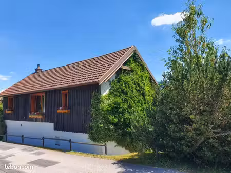 maison typique plein sud avec vue lac et pistes de ski  au calme