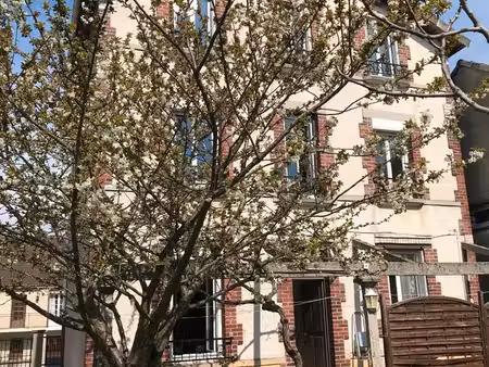 magnifique immeuble de rapport dans quartier pavillonnaire calme
