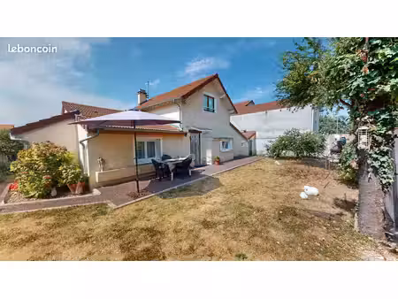 maison 6 pièces - 3 chambres / 429m² de terrain