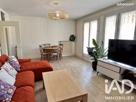 appartement 3 pièces 84 m²
