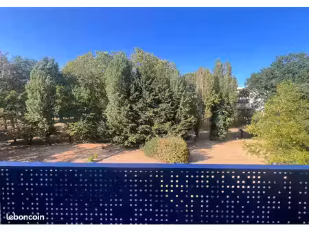 3 pièces lumineux avec balcon et vue imprenable sur parc arboré