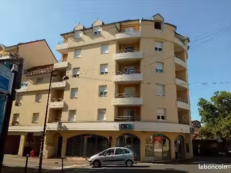 vends t2  plein centre ville  à brétigny sur orge (proche rer c et de tous les commerces)