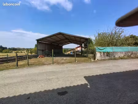 hangar 200 m² sur terrain 328 m² zone ud secteur 09350