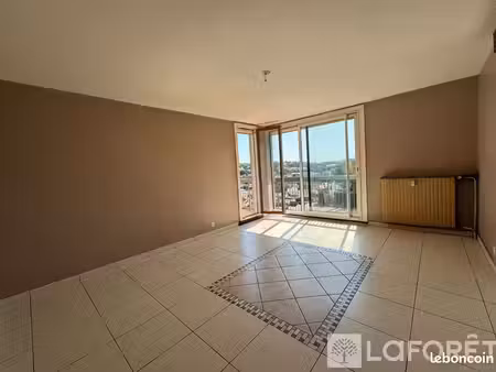 appartement 3 pièces 77 m²