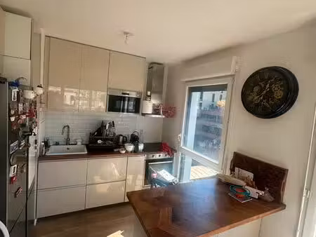 jolie appartement de standing au bord du canal