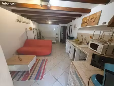 location studio bas de villa