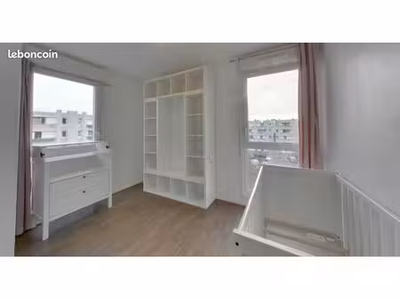 t4 75m2 - 3chambres- 2 salles de bains - parking - dpe c
