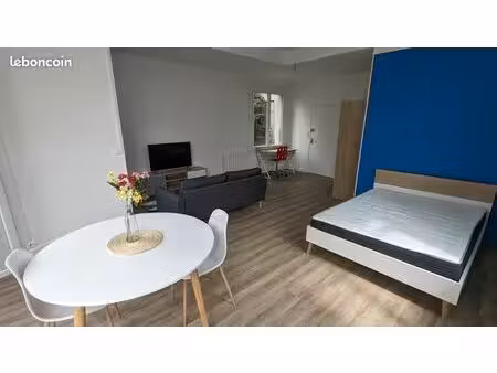 location chambre meublée de 34m2 refaite à neuf dans appartement pour étudiants calme