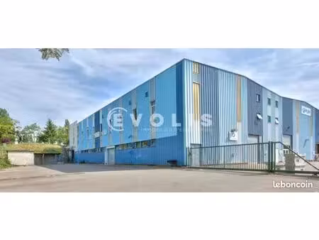 local d'activité 783 m²