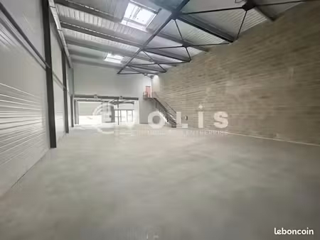 local d'activité 172 m²