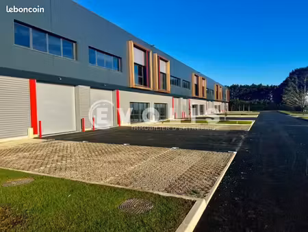 local d'activité 424 m²