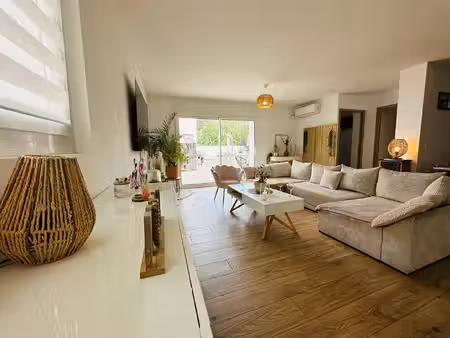 appartement de plain pied  4 pièces avec piscine et jardin privatif de 230m² à argelès-sur