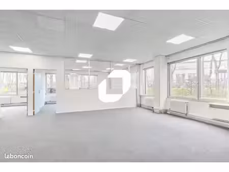 bureau 407 m²