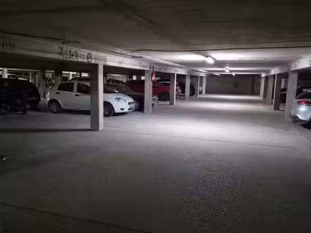 parking 12m²