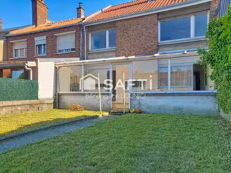 maison 4 chambres avec dépendance et garage  à rénover.