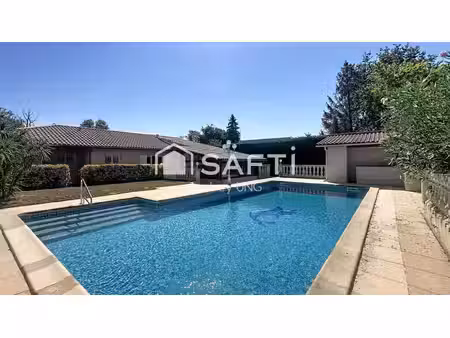 tresses – maison familiale avec une grande piscine et une parcelle de 885 m²