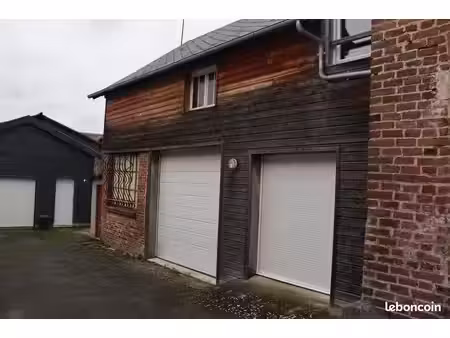 maison entièrement rénové et isolée  toiture refaite en ardoises