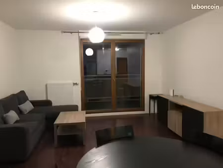 superbe t2 meublé avec balcon