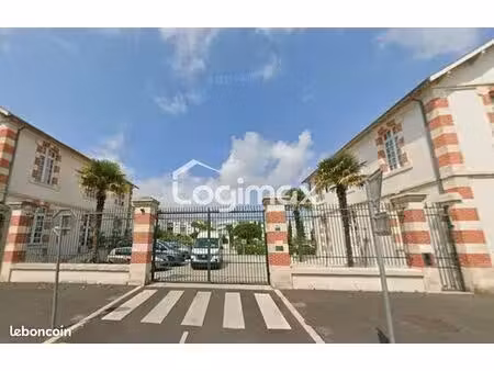 parking/box 1 pièce 15 m²