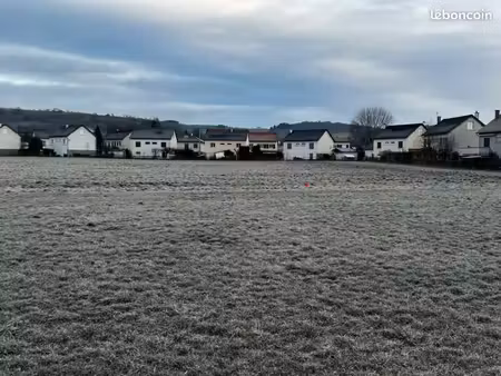 terrain 575 m² jussac