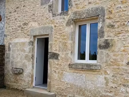 maison entièrement rénovée à vendre à vénérand – 140 000
