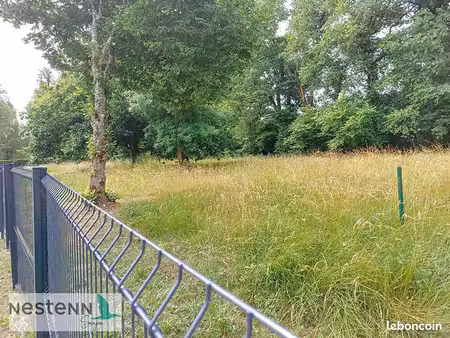 terrain 2050 m² medis
