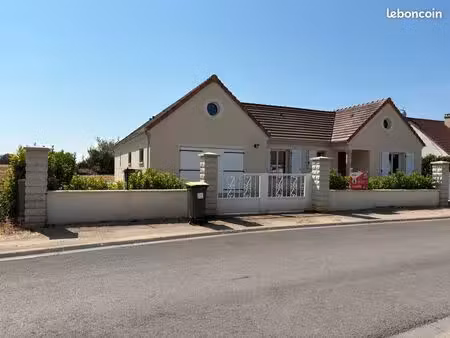 maison 5 pièces surface 141m² avec patio intérieur 20m² terrain 1139m² le subdray 239900