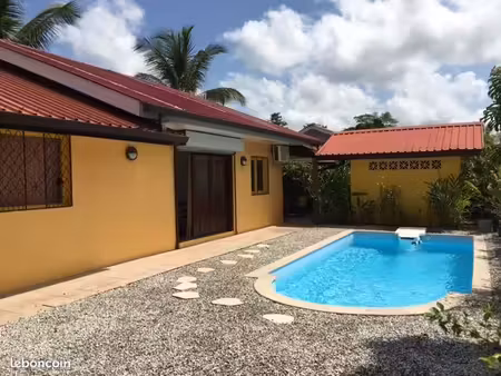 villa t4 avec piscine sur stoupan