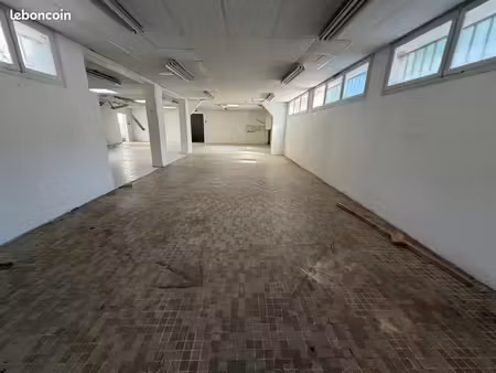 local commercial 230 m²