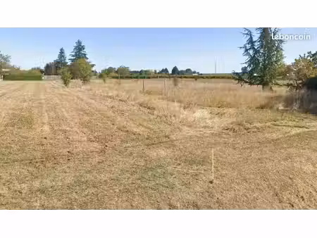 terrain 800 m² velines