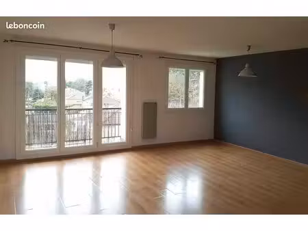 t3 63 m² – dernier étage – balcon plein sud – garage – dpe c