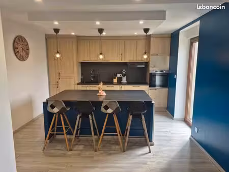 maison individuelle de 140 m² dans un village calme – 4 chambres – 2 garages