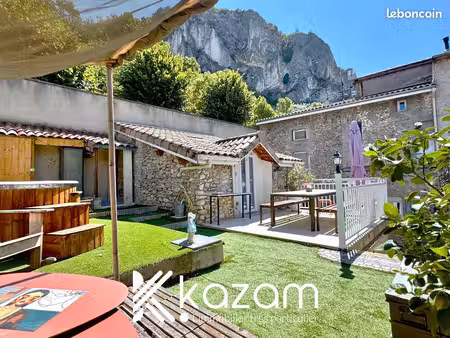 charmante maison de village en pierre avec extérieur et stationnement - barbières - drôme