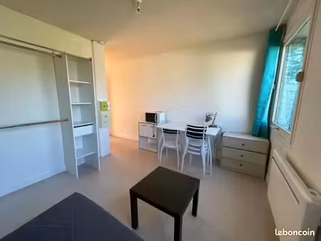 studio 2 pièces 18 m²
