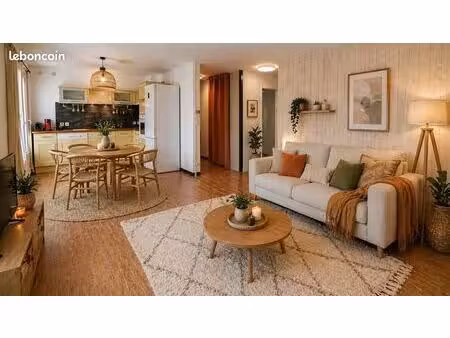 ? t4 lumineux avec balcons – centre de concarneau – 64 m²