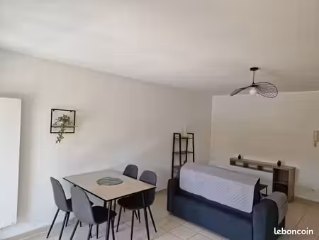 t2 45 m² avec balcon et piscine – plaisance-du-touch