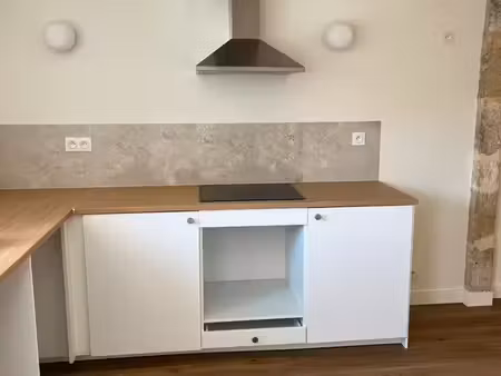 maison de ville avec cour entièrement rénovée