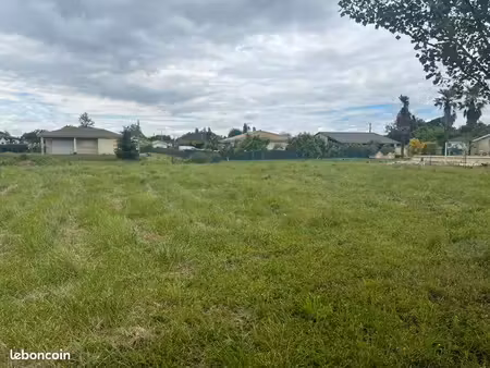 terrain 1 559 m² plaisance