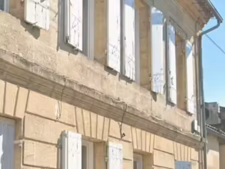 maison à louer avec 2 chambres et un petit extérieur