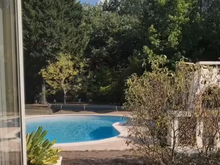 maison individuelle de plain pied avec piscine