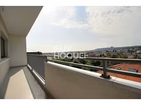 appartement avec trois chambres un balcon une cave à laxou village