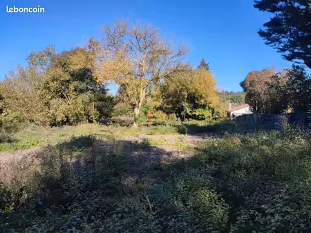 terrain 820 m² camarsac