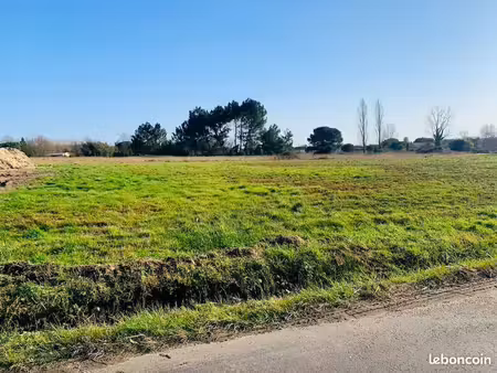 terrain 834 m² cubnezais
